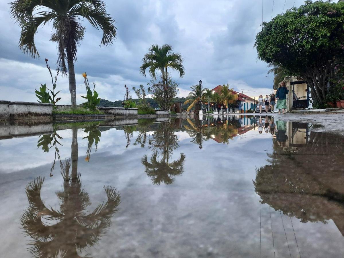 Hotel Colibri Peten فلوريس المظهر الخارجي الصورة